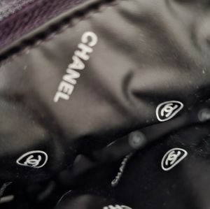 CHANEL 9X6 MAKEUP BAG,FROM CHANEL PARFUM..NEW UNWORN CLEAN